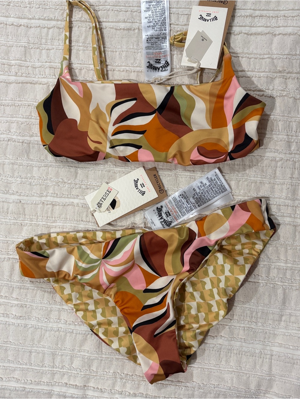 NWT Billabong Reversable Bikini Set in Multicolor Abstract Print